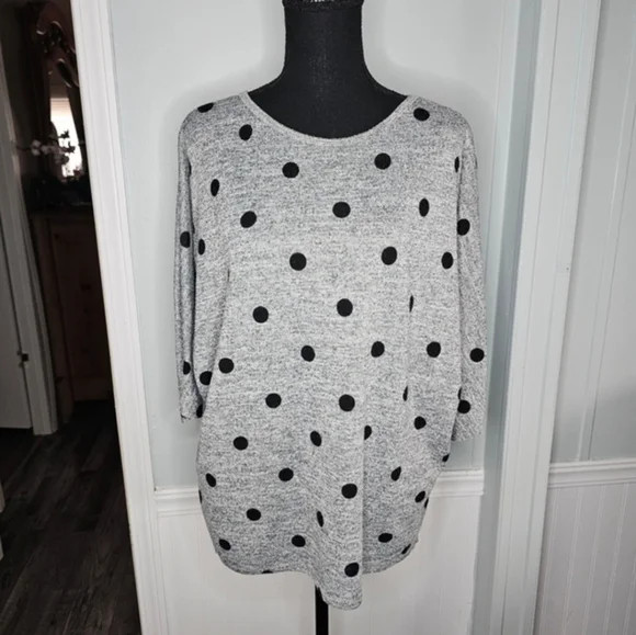 Olivia Blu Gray Polka Dot Dolman Top - Picture 4 of 4
